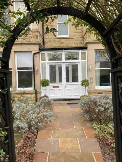Garden Apartment, Central Harrogate With Parking Exterior foto